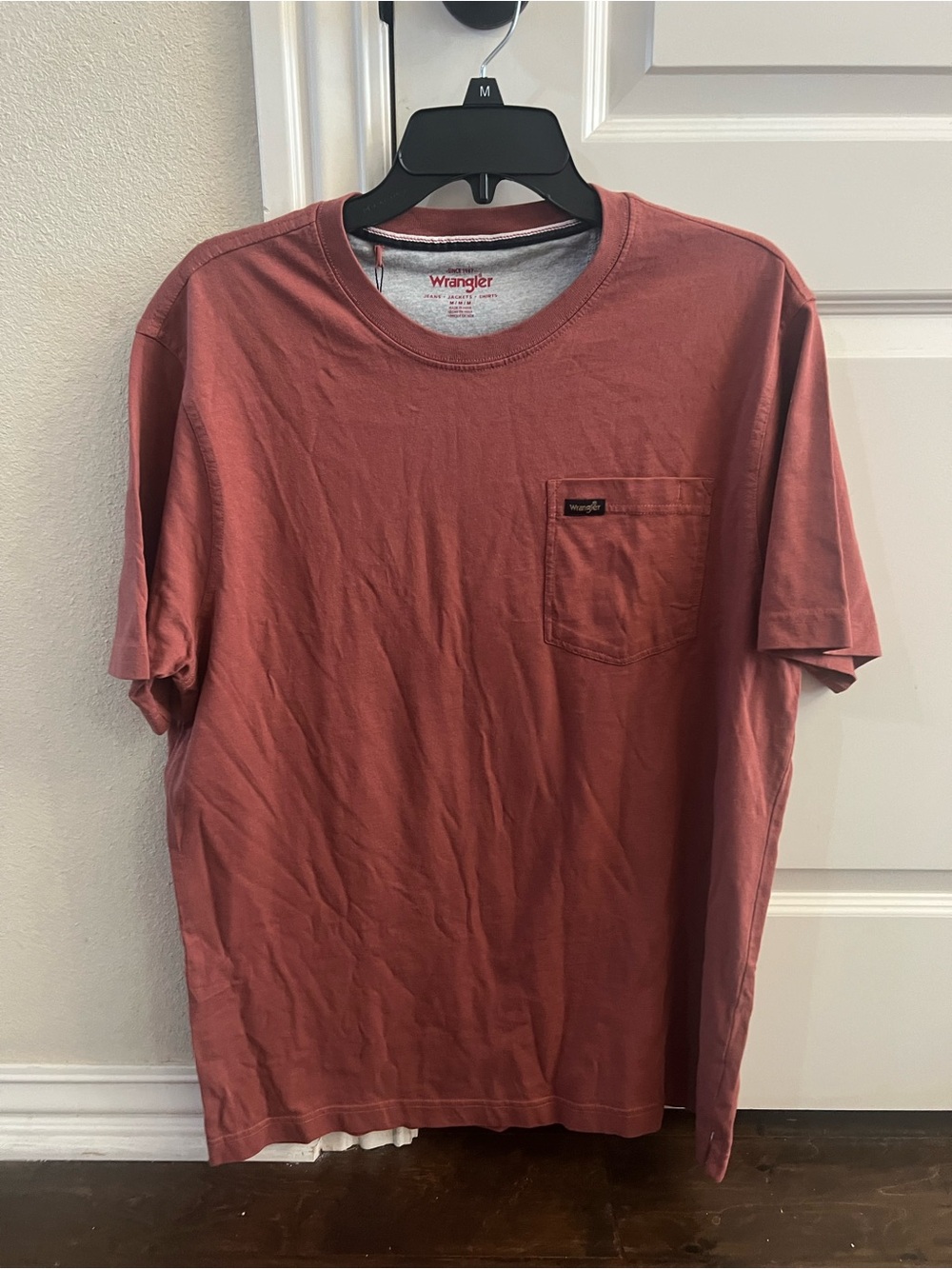 Wrangler Men’s Rust colored Short-Sleeve Pocket Tee
